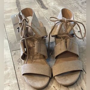 NWT MERONA Lace Up Heels